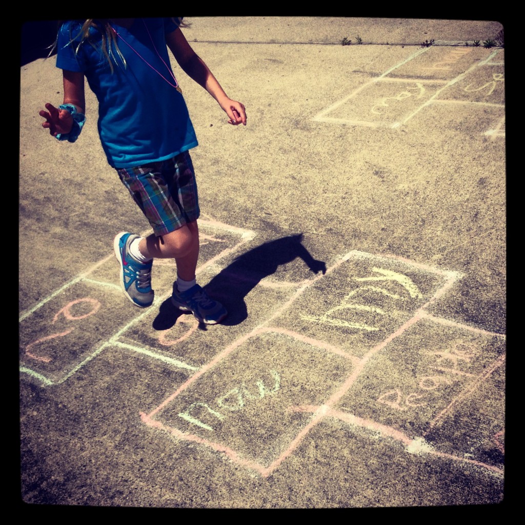 Sight Word Hopscotch - teachtrainlove.com